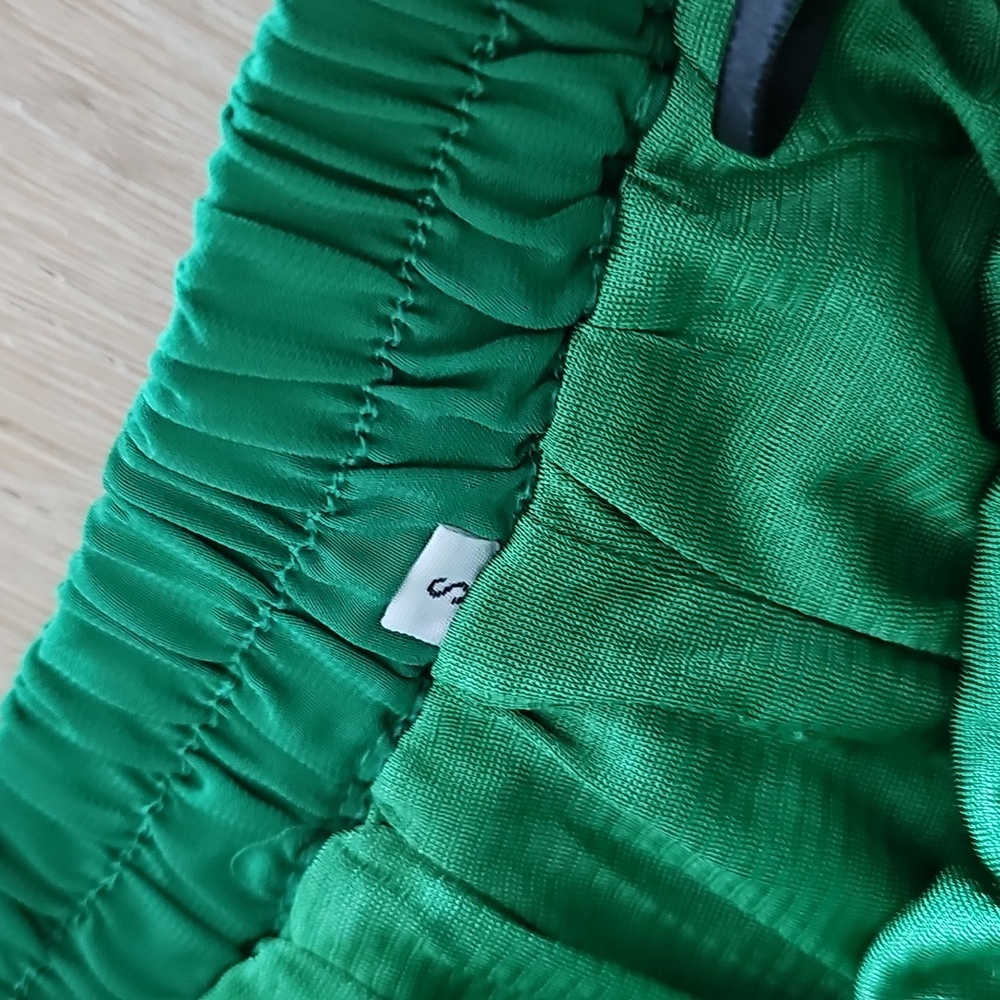 NWOT Elegant Green Pleated Skirt - Picture 2 of 3